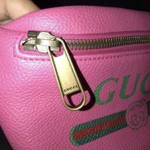 👌SOLD👌Gucci fanny pack pink logo